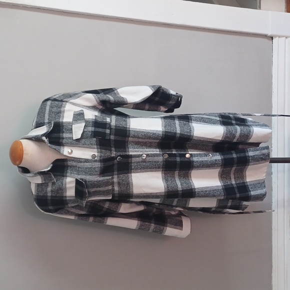 Black plaid flannel Jacket/dress/shirt size XL - Picture 8 of 11